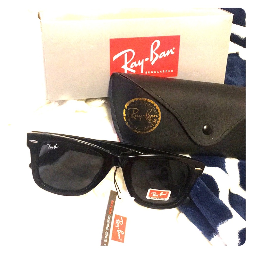 Authentic Ray-Ban wayfarer style sunglasses